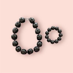 Černý  masivní a naprosto originální náhrdelník