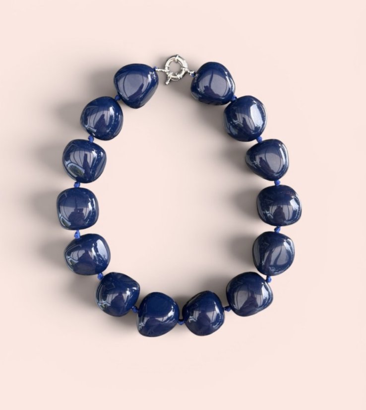 Tmavě modrý masivní a naprosto originální náhrdelník Tmavě modrý masivní a naprosto originální náhrdelník