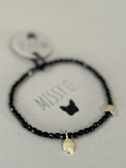 Drobný černý korálkový náramek s motýlkem a přívěškem Love