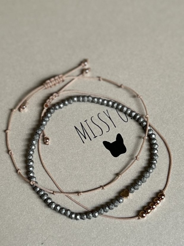 Šňůrkový náramek s rose gold kuličkami