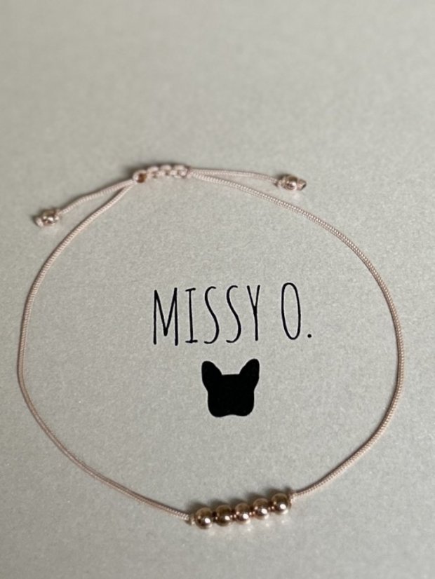 Šňůrkový náramek s rose gold kuličkami