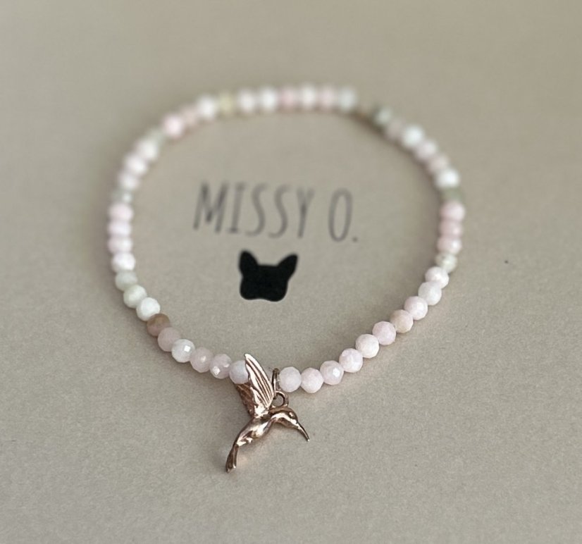 Růžový opál facetovaný s kolibříkem rose gold