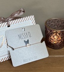 Šňůrkový náramek se silnějším kroužkem