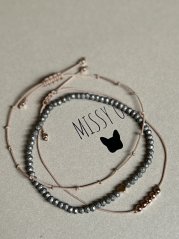 Šňůrkový náramek s rose gold kuličkami